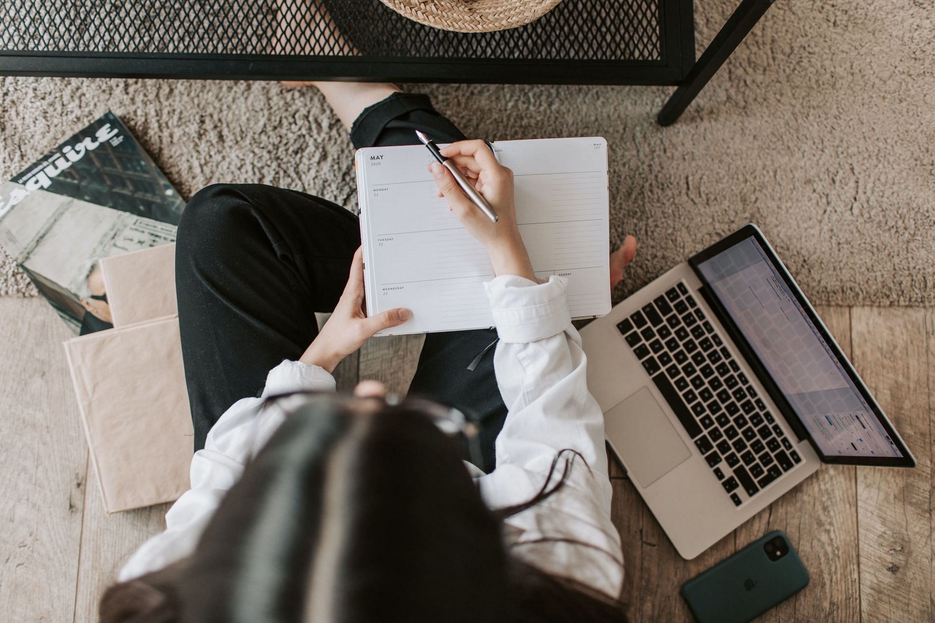 Set smaller, achievable goals along the way to keep yourself motivated and on track. (Image via Pexels)